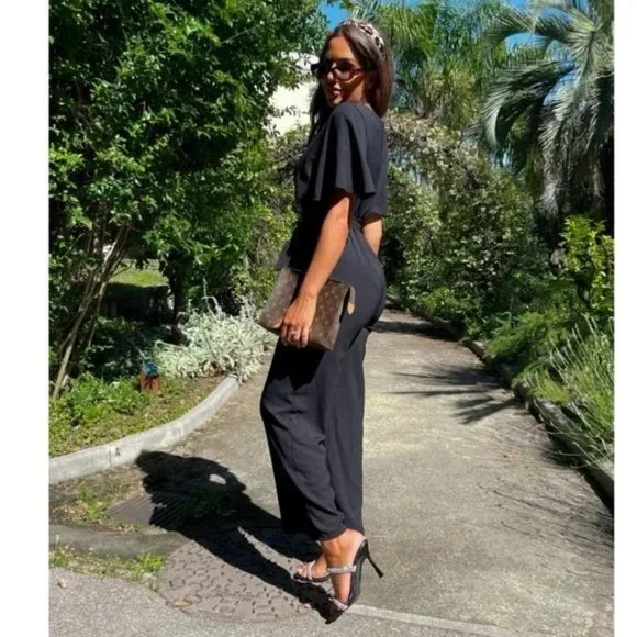 Black Short Sleeve V-Neck Loose Fit Wide Leg Jumpsuit Playsuit - Picture 5 of 10